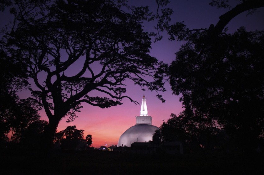 Ruwanweli Maha Seya Stupa Anuradhapura Swarnamali Seya (8)